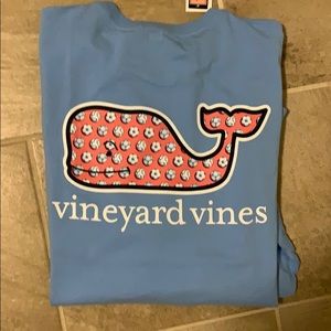 Men’s Vineyard Vines soccer long sleeve tee